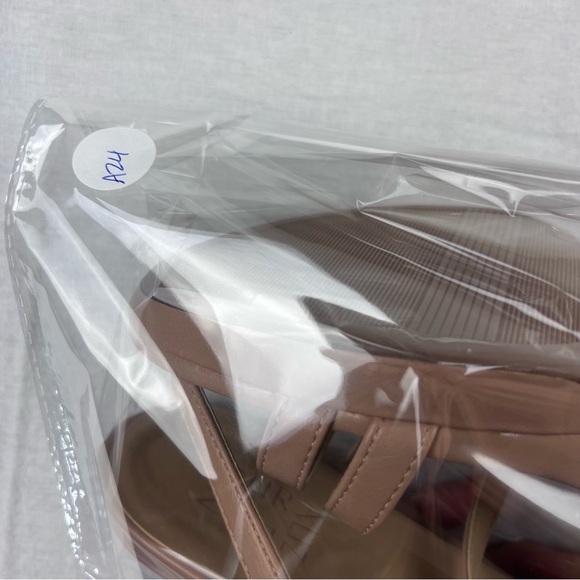 Naturalizer Womens 10W Brenta Strappy Sandal 3 1/4 in Heel Nude Non Adjustable - Picture 8 of 8